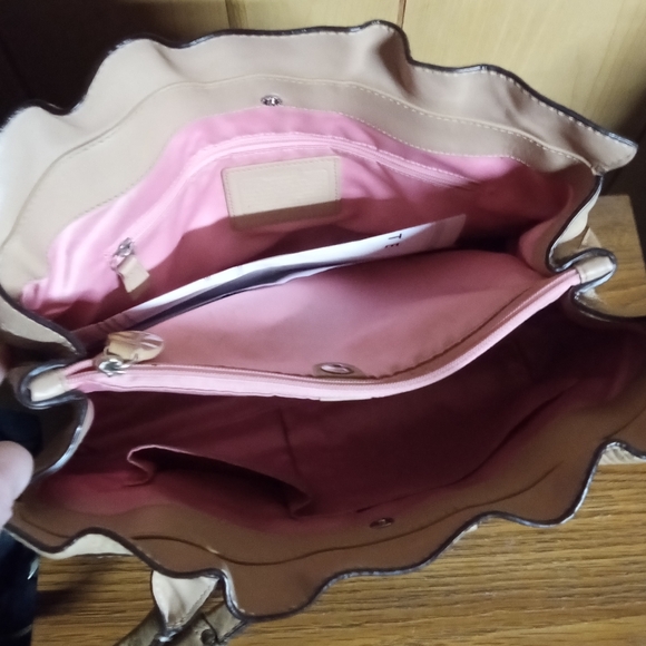 Coach Penelope Tan Leather Satchel M0985-F14686 - Picture 15 of 15